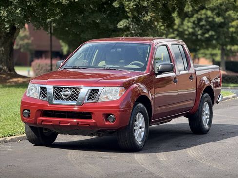 Used 2016 Nissan Frontier SV AWD/4WD image 2