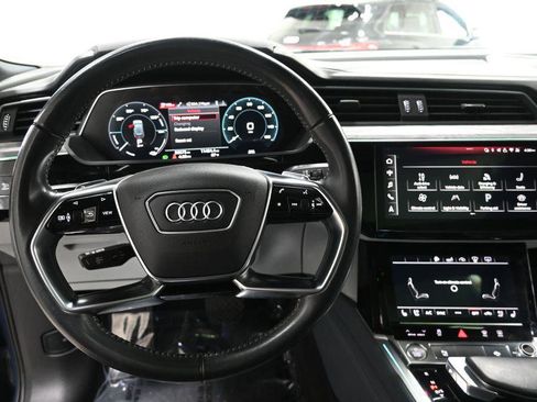 Used 2020 Audi e-tron Prestige w/ Prestige Package image 11