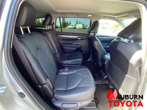 Used 2022 Toyota Highlander Platinum AWD/4WD image 20
