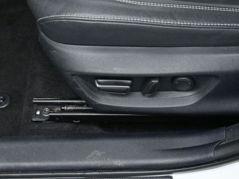 Used 2025 Toyota Camry SE image 13