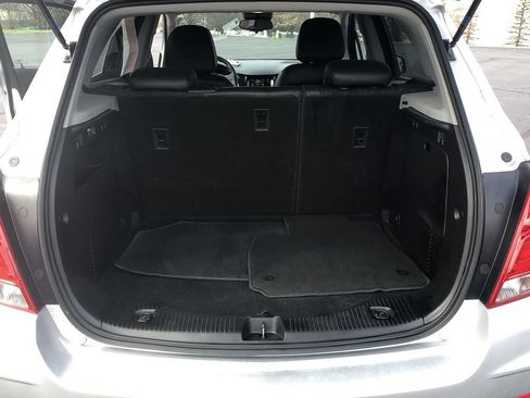 Used 2021 Chevrolet Trax LT FWD image 22
