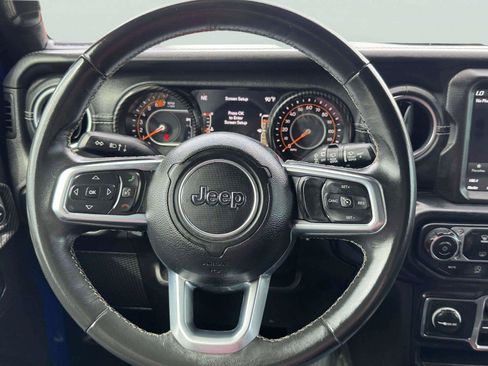 Used 2019 Jeep Wrangler Unlimited Sahara AWD/4WD image 31