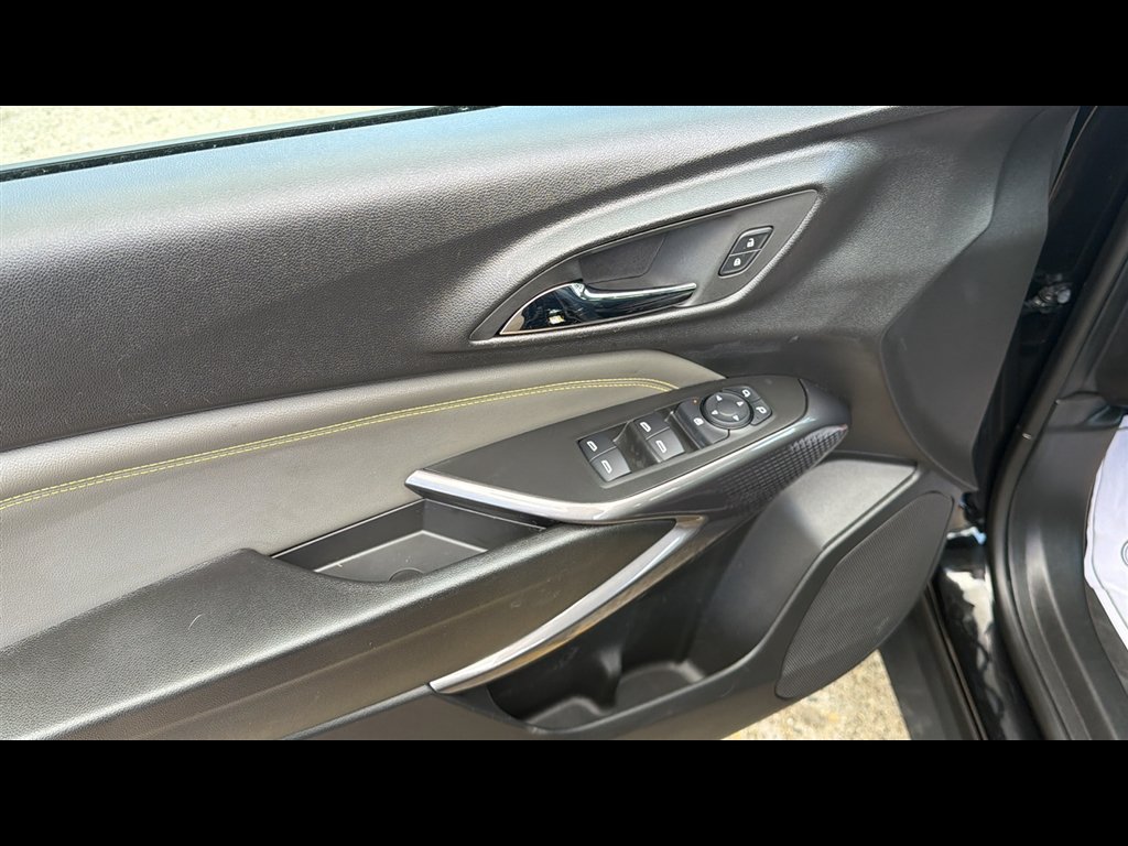 Used 2025 Chevrolet Trax ACTIV w/ Driver Confidence Package FWD image 7