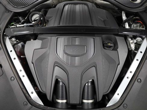 Certified 2024 Porsche Panamera 4 AWD/4WD image 40