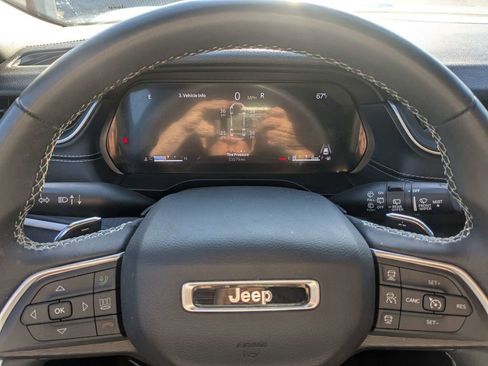 Used 2024 Jeep Grand Cherokee L Laredo RWD image 28