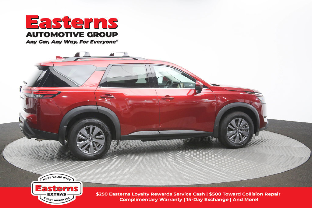 Used 2024 Nissan Pathfinder SV AWD/4WD image 46