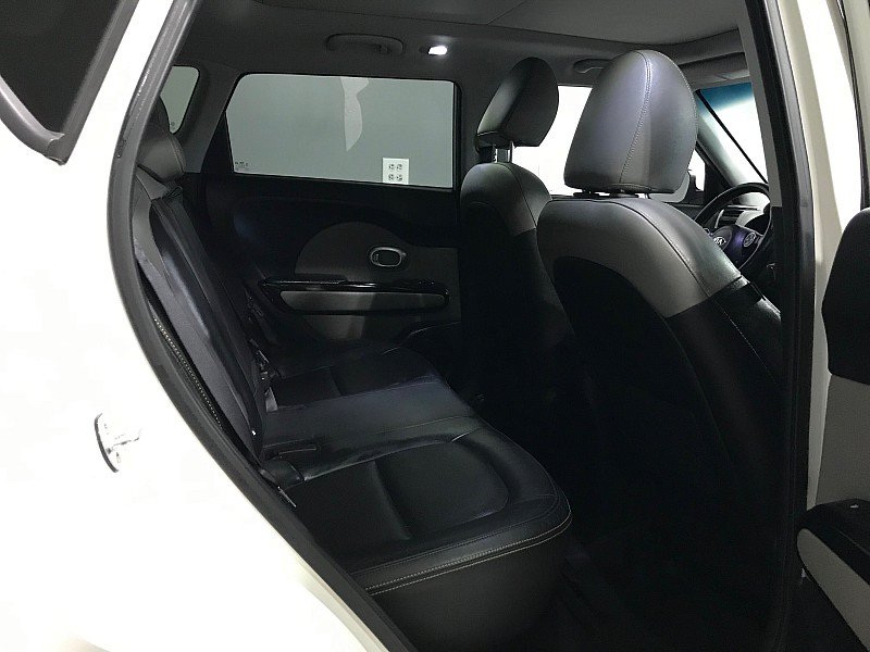 Used 2016 Kia Soul + w/ Primo Package FWD image 22