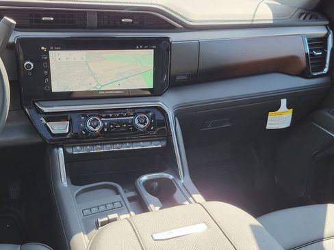 New 2025 GMC Sierra 3500 Denali w/ Denali Reserve Package image 34