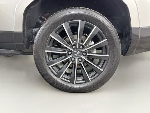 Used 2025 Lexus GX 550 w/ Accessory Package (2T) AWD/4WD image 35