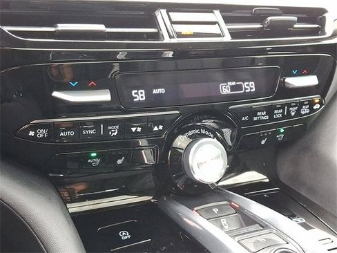 Used 2024 Acura MDX SH-AWD w/ Technology Package image 16