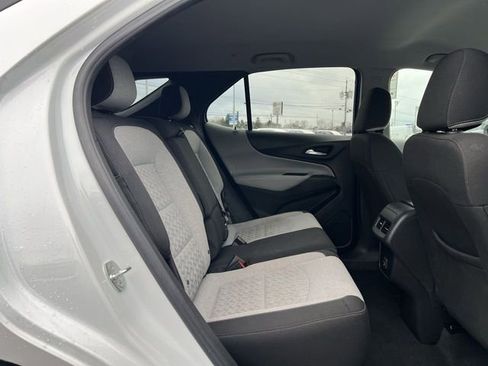 Used 2022 Chevrolet Equinox LS w/ LS Convenience Package image 18