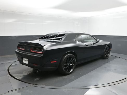 Used 2017 Dodge Challenger SXT w/ Blacktop Package RWD image 8