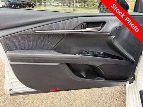 Used 2025 Toyota Camry SE AWD/4WD image 19