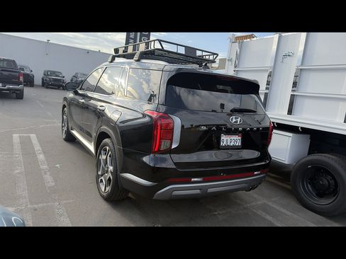 Used 2024 Hyundai Palisade SEL w/ Premium Package FWD image 4