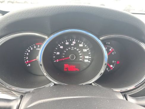 Used 2013 Kia Sorento LX w/ Convenience Pkg FWD image 17