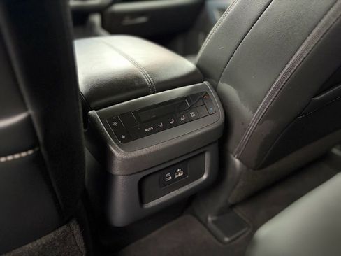 Certified 2025 Nissan Pathfinder SL image 25