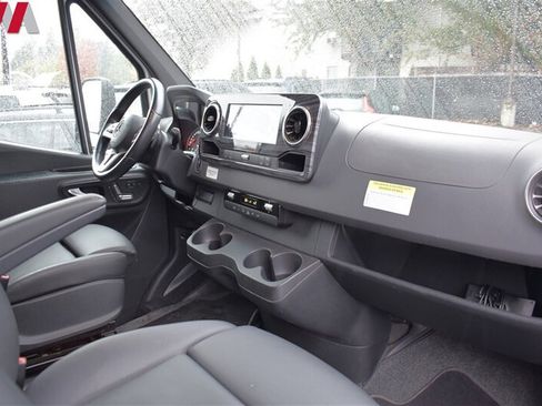 Used 2019 Mercedes-Benz Sprinter 170 image 18