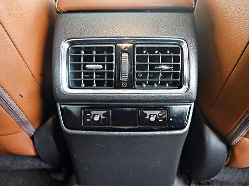 Used 2017 Subaru Outback 3.6R Touring image 26