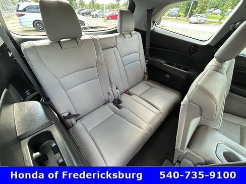 Used 2017 Honda Pilot Touring image 29