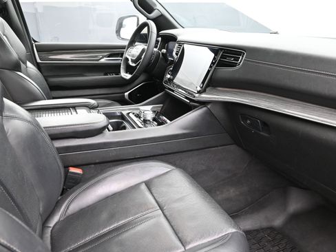 Used 2022 Jeep Wagoneer Series III w/ Premium Group I image 26