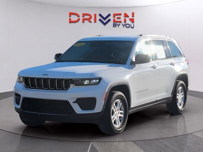 Used 2022 Jeep Grand Cherokee Laredo w/ Luxury Tech Group I
