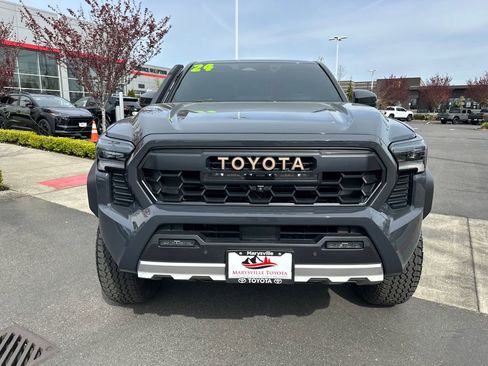 Used 2024 Toyota Tacoma Trailhunter image 8