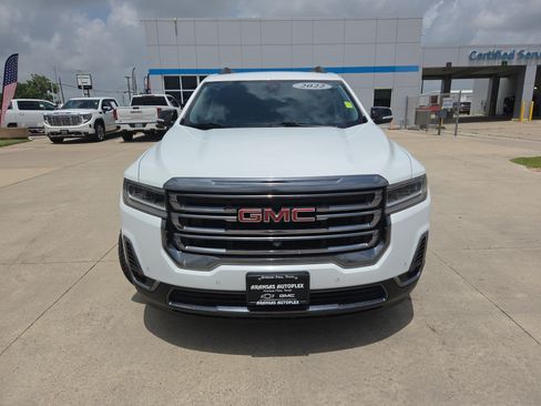 Used 2022 GMC Acadia AT4 w/ Technology Package AWD/4WD image 2