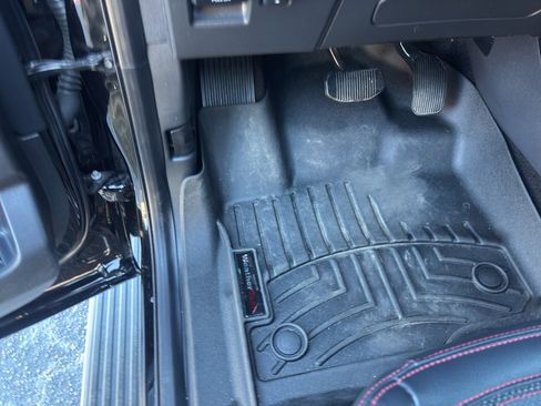 Used 2023 Ford Expedition Limited image 19