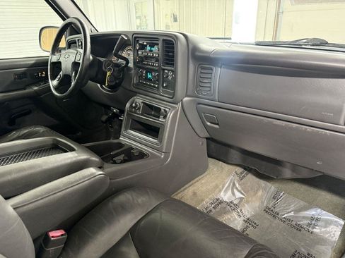 Used 2004 Chevrolet Silverado 2500 LT w/ Skid Plate Package AWD/4WD image 32