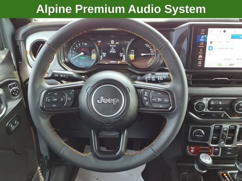 Used 2024 Jeep Wrangler Unlimited AWD/4WD image 19