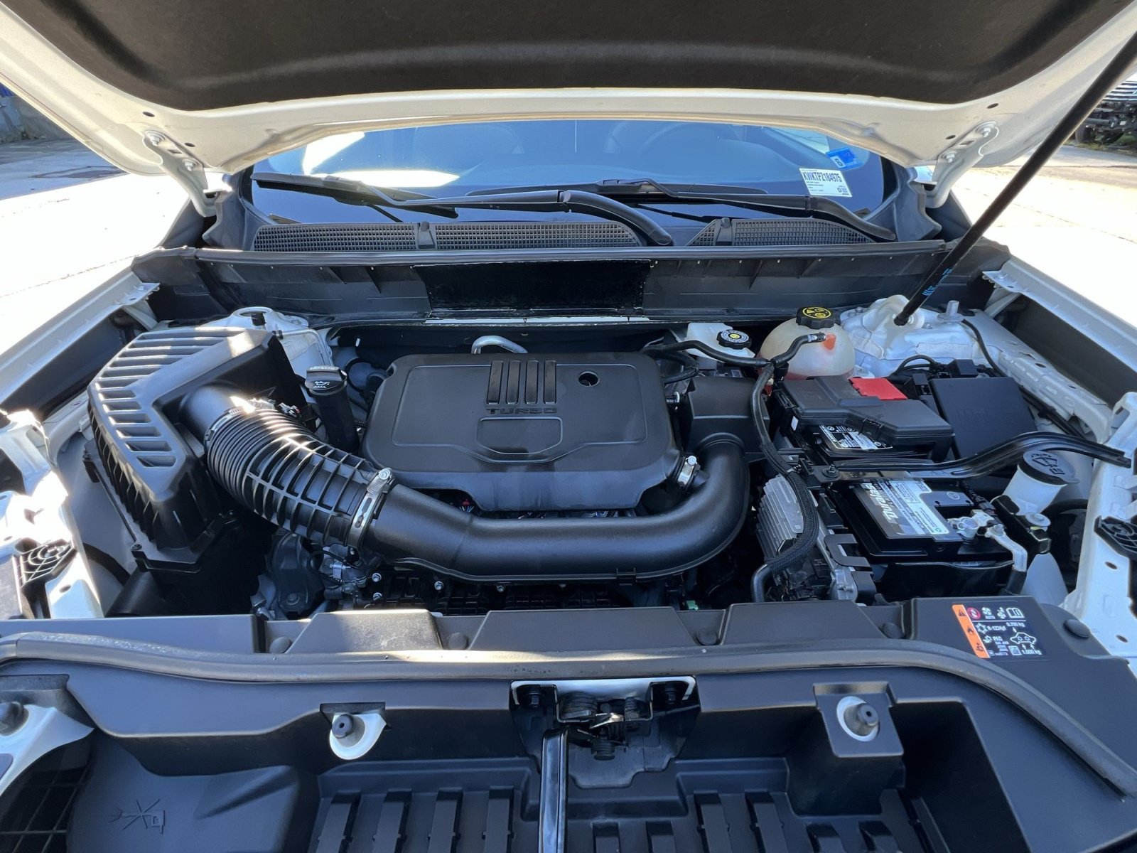 Used 2023 GMC Acadia SLT AWD/4WD image 32