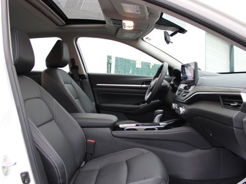 Certified 2025 Nissan Altima 2.5 SL image 12