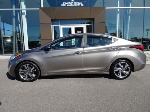 Used 2015 Hyundai Elantra Limited FWD image 2