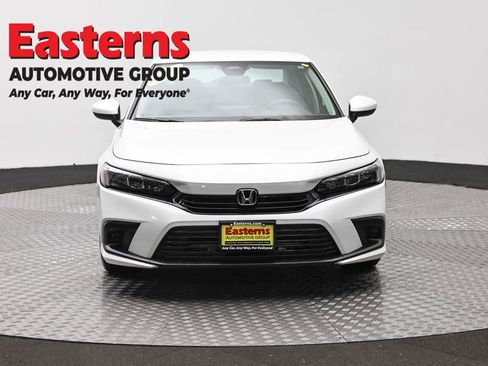 Used 2022 Honda Civic LX image 2