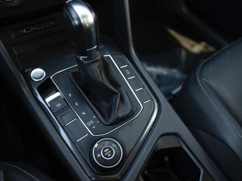 Used 2019 Volkswagen Tiguan SEL image 10