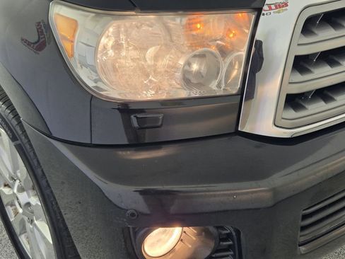 Used 2013 Toyota Sequoia Platinum image 10