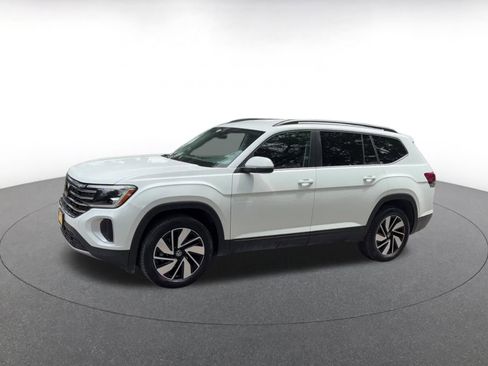 Used 2025 Volkswagen Atlas SE AWD/4WD image 8