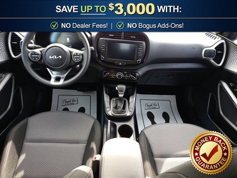 Used 2025 Kia Soul LX w/ LX Technology Package FWD image 17