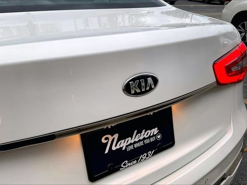 Used 2016 Kia Cadenza Premium FWD image 9