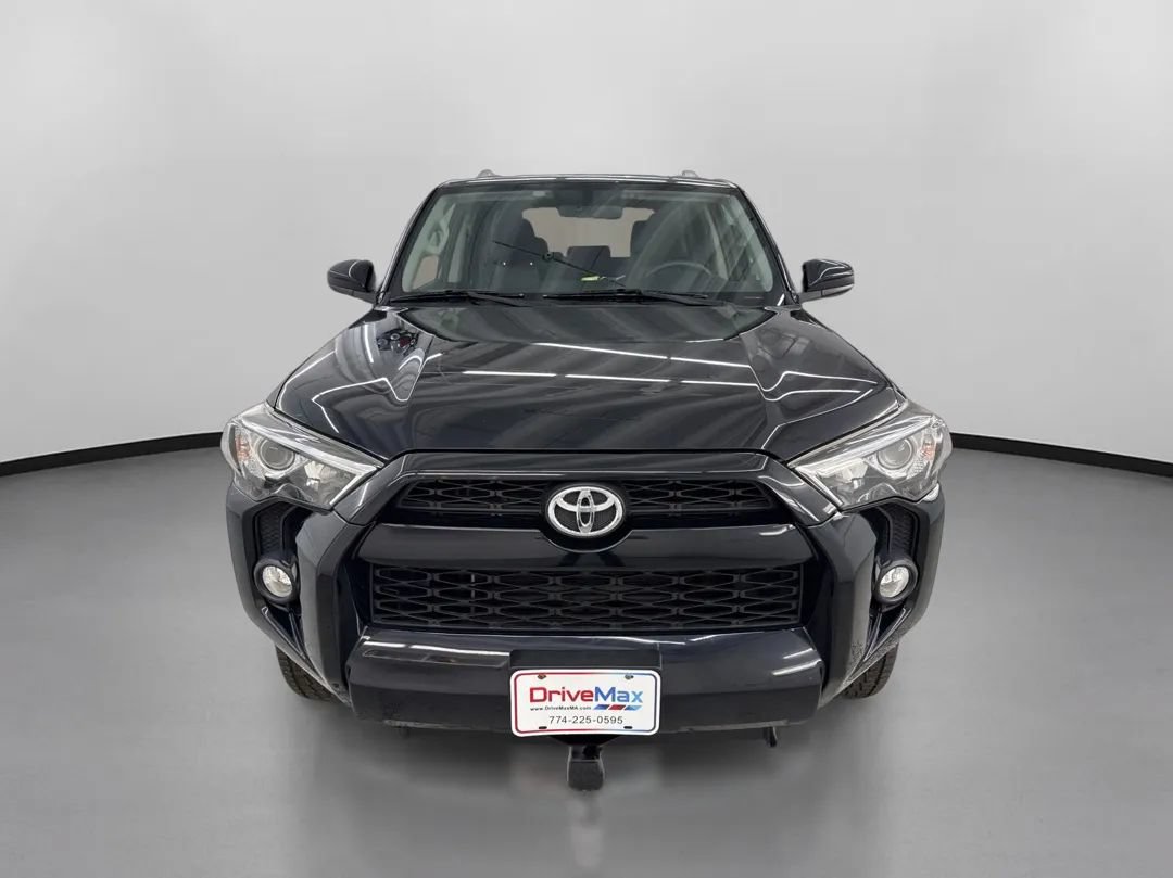 Used 2017 Toyota 4Runner SR5 AWD/4WD image 2