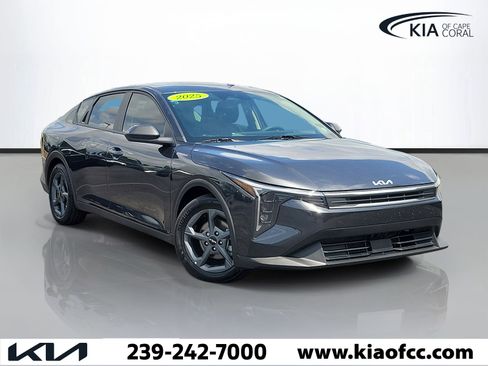 Certified 2025 Kia K4 FWD image 1