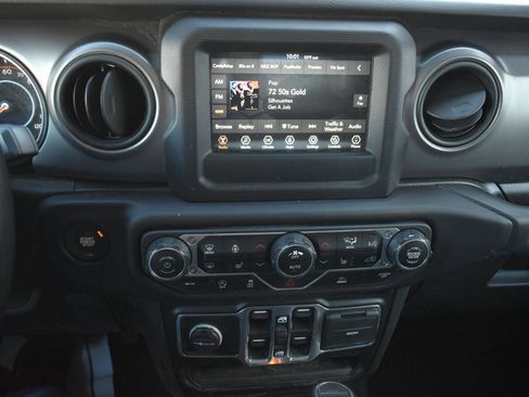 Used 2021 Jeep Gladiator Sport image 22