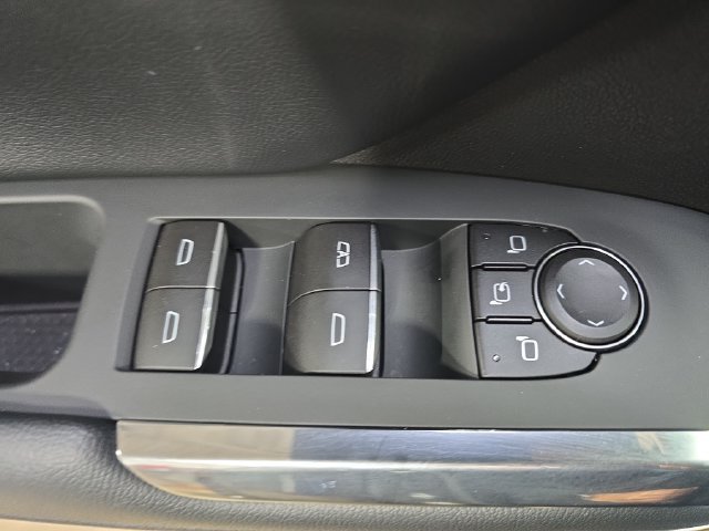 Used 2026 Chevrolet Traverse High Country w/ LPO, Floor Liner Package AWD/4WD image 30