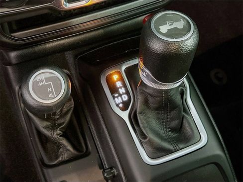 Used 2023 Jeep Wrangler Sport S image 17