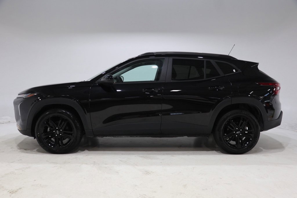 Used 2025 Chevrolet Trax ACTIV w/ Sunroof Package FWD image 4