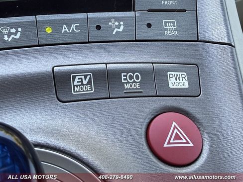 Used 2015 Toyota Prius Two FWD image 33