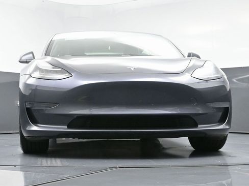 Used 2020 Tesla Model 3 Standard Range Plus image 51