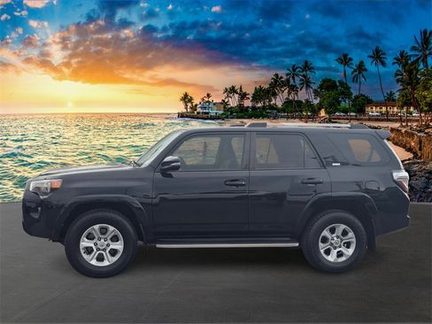 Used 2022 Toyota 4Runner SR5 Premium image 8