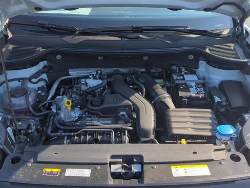 New 2026 Volkswagen Taos SE image 19