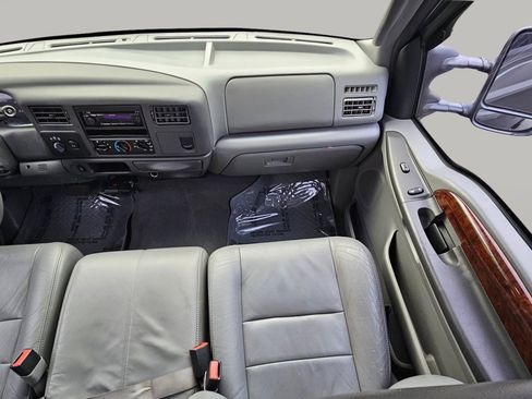 Used 2003 Ford F350 Lariat image 4